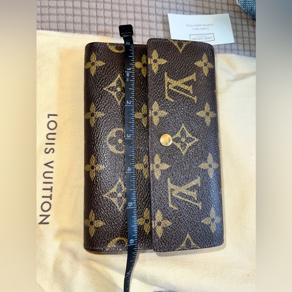 LOUIS VUITTON VINTAGE WALLET - Picture 11 of 13